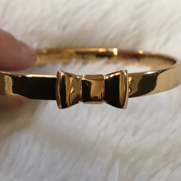 ♠️ Kate Spade Take a bow bangle bracelet♠️ - Picture 2 of 5